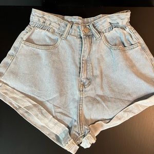 Women’s Light Wash Demin Shorts | XS
